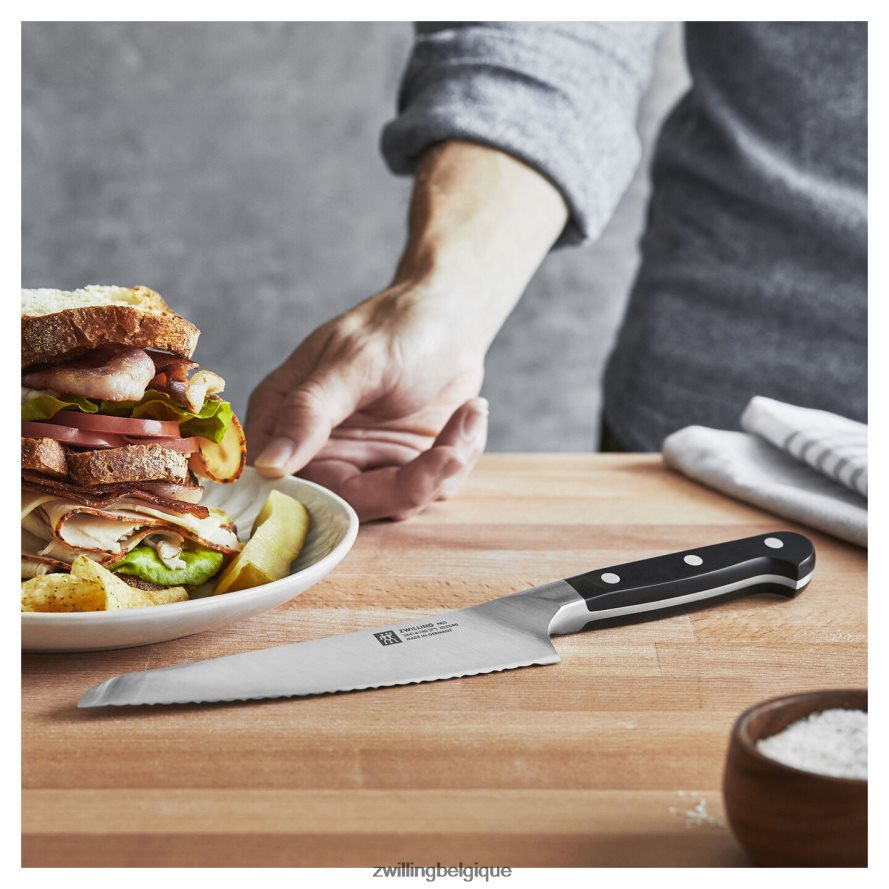 Zwilling couteau à pain de charcuterie pro de 7 pouces, bord dentelé coutellerie 206XHX387